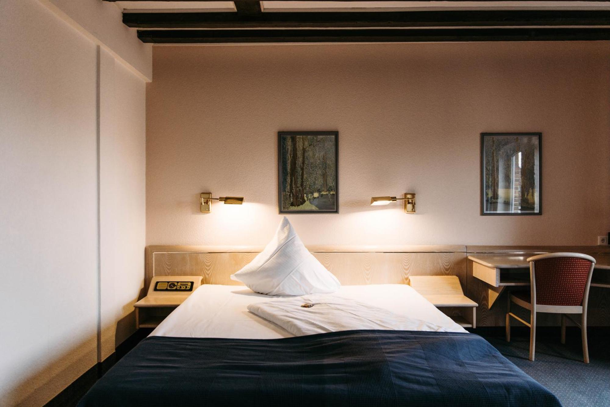 Zur Muehle - Hotel Am Fleth Букстехуде Экстерьер фото
