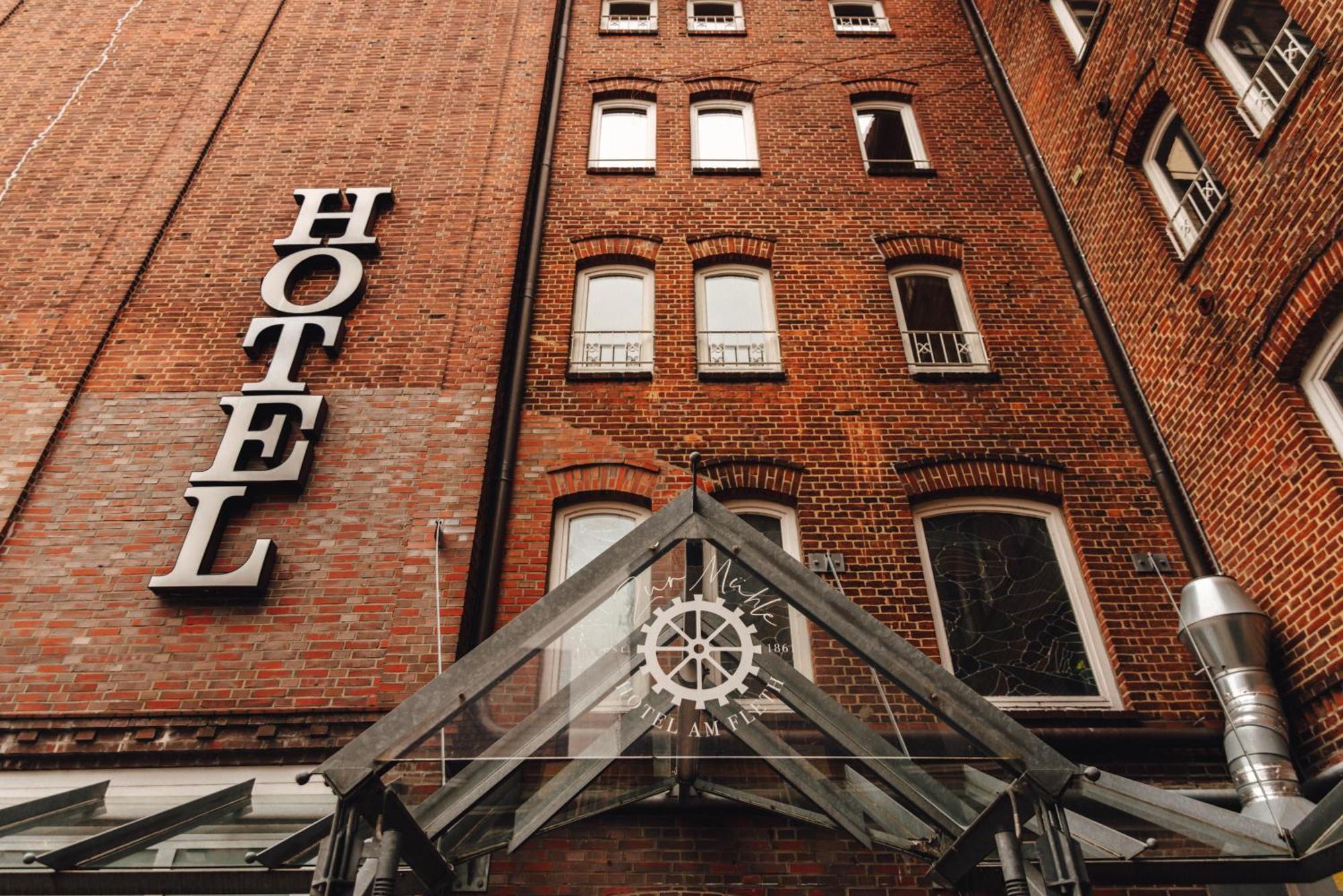 Zur Muehle - Hotel Am Fleth Букстехуде Экстерьер фото