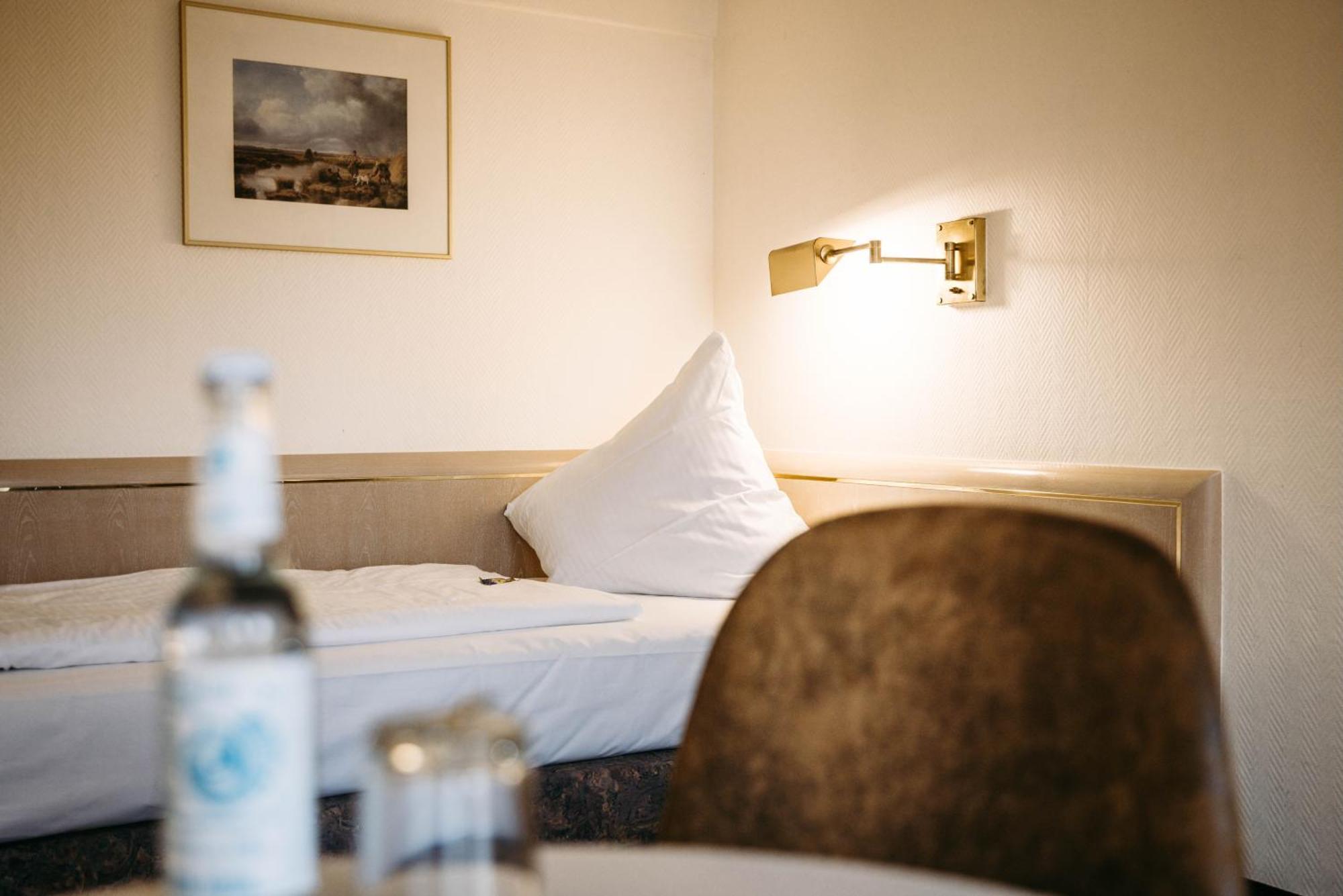 Zur Muehle - Hotel Am Fleth Букстехуде Экстерьер фото