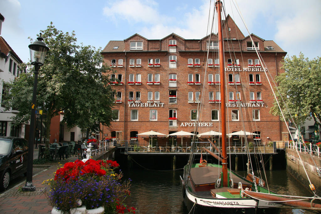 Zur Muehle - Hotel Am Fleth Букстехуде Экстерьер фото